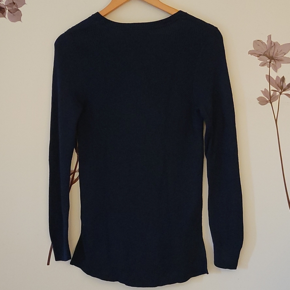 NAVY V-SHAPE PULLOVER - Picture 3 of 7